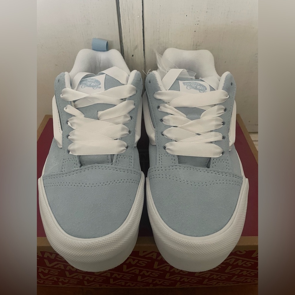 Women platform vans